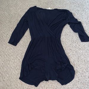 Soft navy 3/4 sleeve romper!